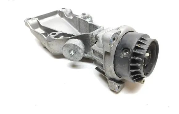 BMW 5 F10 F11 Engine mount bracket 6777371 68623513