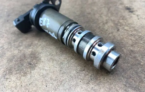 BMW 1 E81 E87 Camshaft vanos timing valve 11367584115 7584115 11367561264