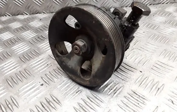 Hyundai Trajet Power steering pump 571003A200