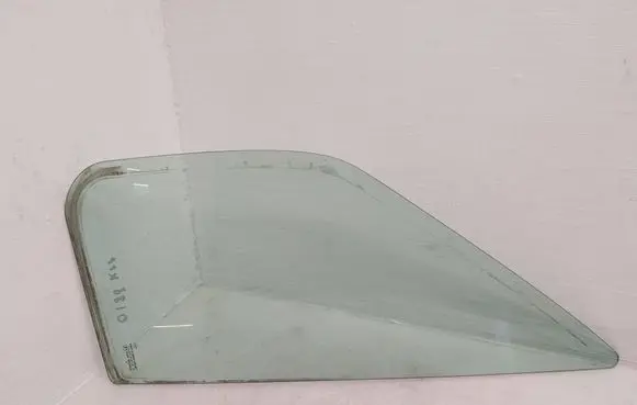 Nissan Interstar Front vent window/glass (coupe) 