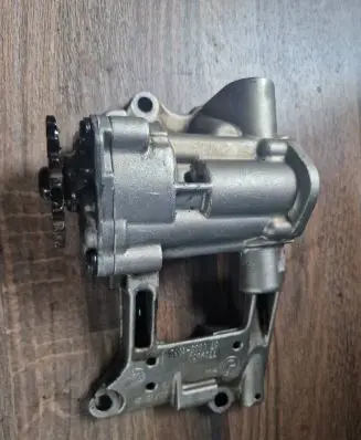 BMW 3 E46 Oil pump 7789838 8706651032