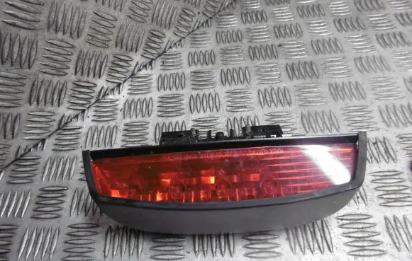 KIA Rio Third/center stoplight