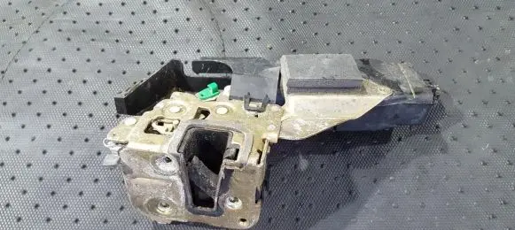 Mitsubishi Carisma Rear door lock
