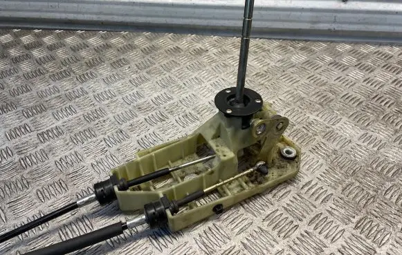 Volvo S80 Gear shifter/selector 8028100061