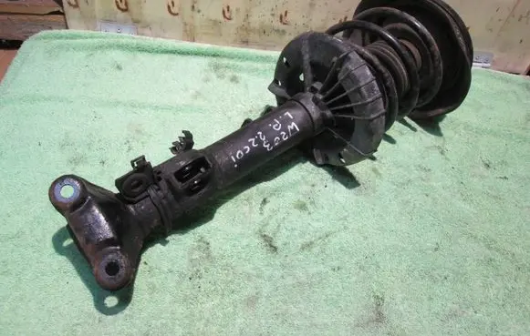 Mercedes-Benz C W203 Front shock absorber/damper A2033201630
