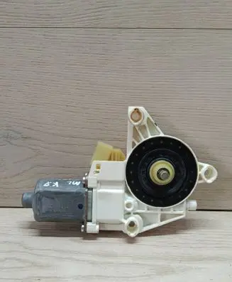 Mercedes-Benz ML W164 Front door window regulator motor A2518200742 997082102