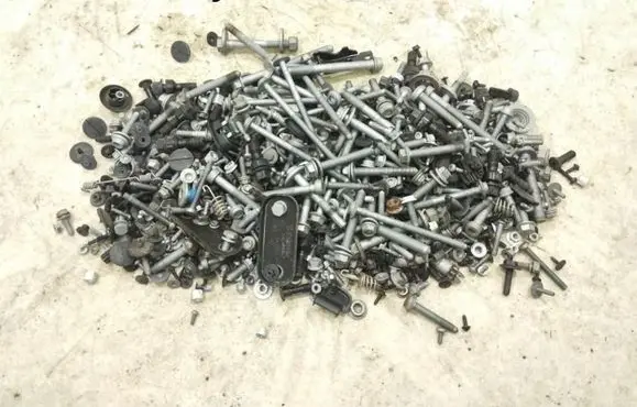 Porsche Taycan 9J1 Nuts/bolts 
