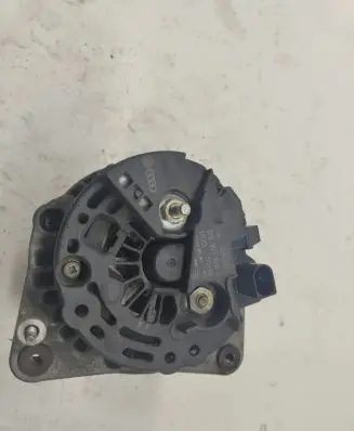 Volkswagen Golf IV Generator/alternator 028903028D 0124325003