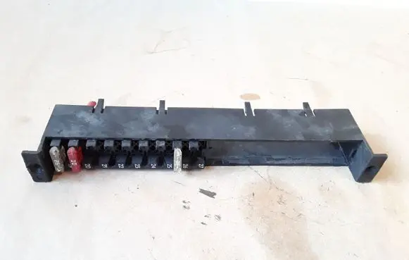 Mercedes-Benz Sprinter W901 W902 W903 W904 Fuse module 9015450119