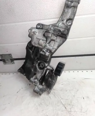 Peugeot Traveller Generator/alternator bracket 9820041180