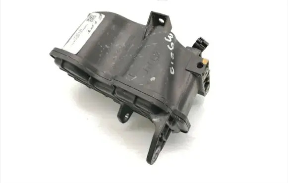 Vacuum air tank