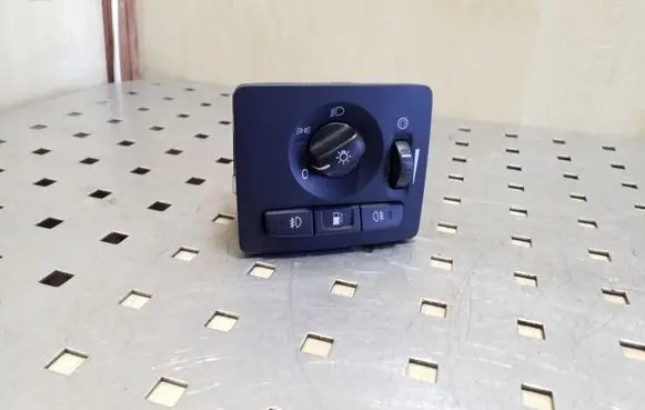 Volvo V50 Light switch 30739299