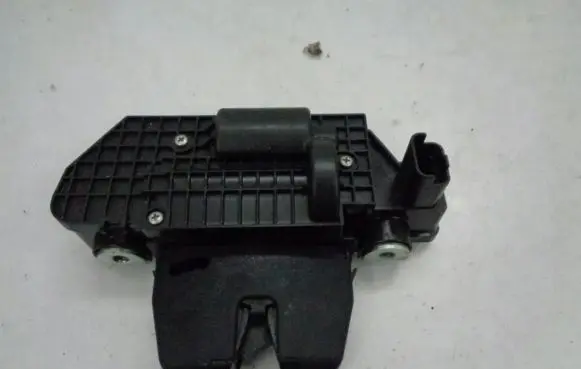 Peugeot Expert Tailgate/trunk/boot lock/catch/latch 9151487499H