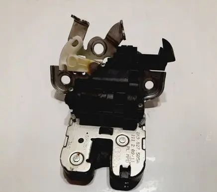 Audi A6 S6 C6 4F Tailgate/trunk/boot lock/catch/latch 8K9827505A
