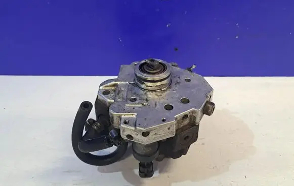 Volvo S60 Mechanical fuel pump 8251785 8642778