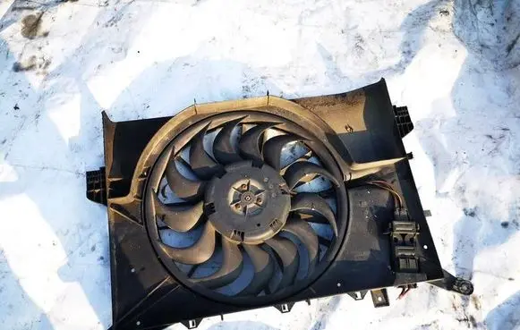 Volvo S60 Radiator cooling fan shroud 30741238