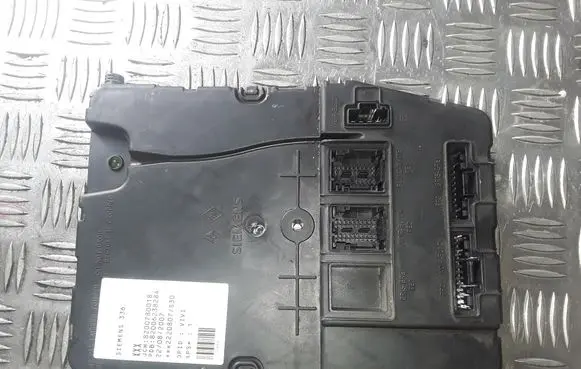 Renault Megane II Comfort/convenience module 8200780018