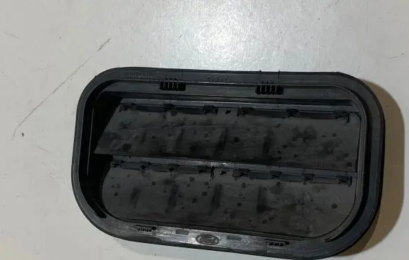 Ford Mustang VI Quarter panel pressure vent 3C3A54280B62