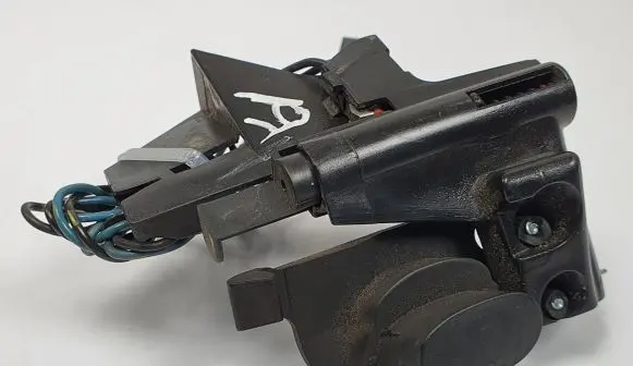 Audi TT Mk1 Convertible roof hinge 8N7959680