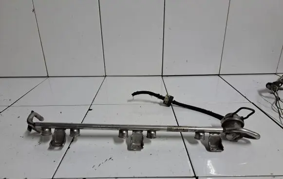 Volkswagen Golf IV Fuel main line pipe 071133317A