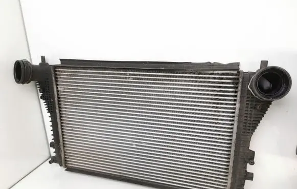Volkswagen Jetta V Intercooler radiator 1K0145803