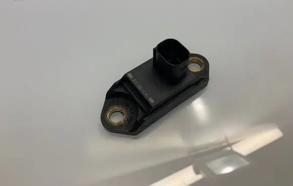 Mercedes-Benz E W211 Airbag deployment crash/impact sensor 0025426918 A0025426918