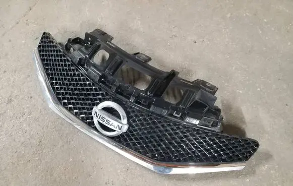 Nissan Note (E12) Front grill 623103VU1A