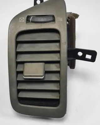 Nissan Primera Dashboard side air vent grill/cover trim 68761AV601