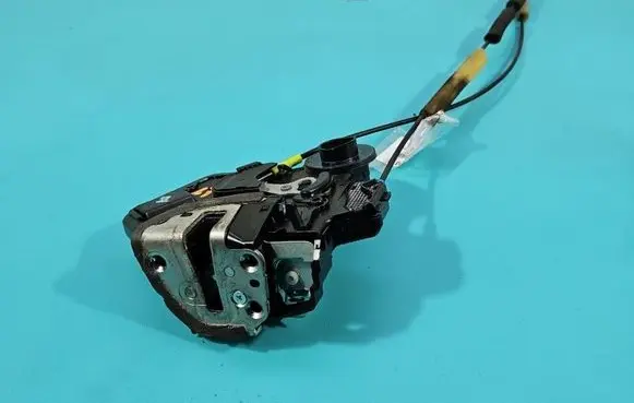 Toyota Avensis T250 Rear door lock IMPRK1573103