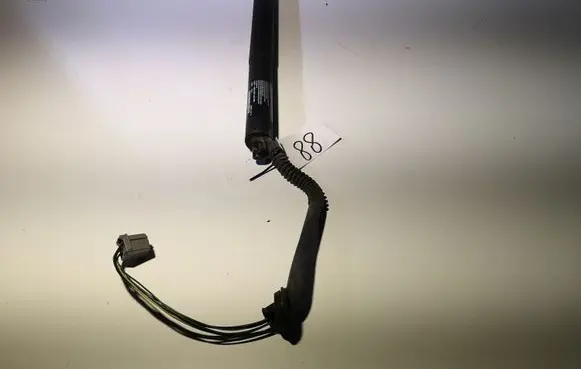 Tesla Model S Tailgate/trunk strut/damper 600661000B
