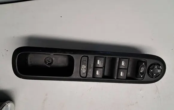 Peugeot 3008 I Electric window control switch 96650620ZD