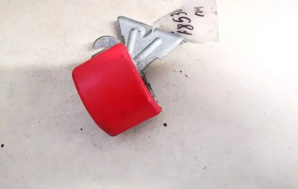 Volvo C30 Engine bonnet (hood) release handle