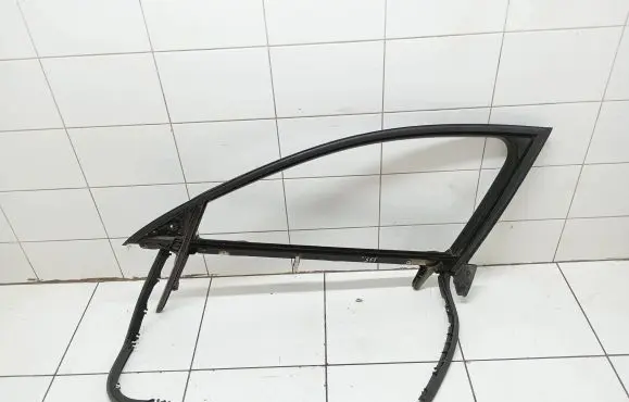 Audi A6 S6 C6 4F Front door window/glass frame 4F0837629B