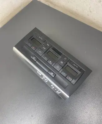 Audi A4 S4 B7 8E 8H Climate control unit 8E0820043AJ 0200256