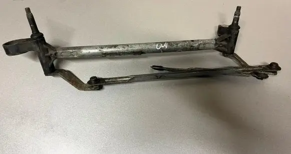 Front wiper linkage