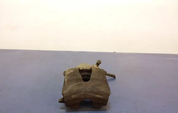 Volkswagen Jetta VI Front brake caliper