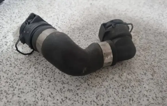 BMW 5 E39 Engine coolant pipe/hose 8375796 PA66GF30