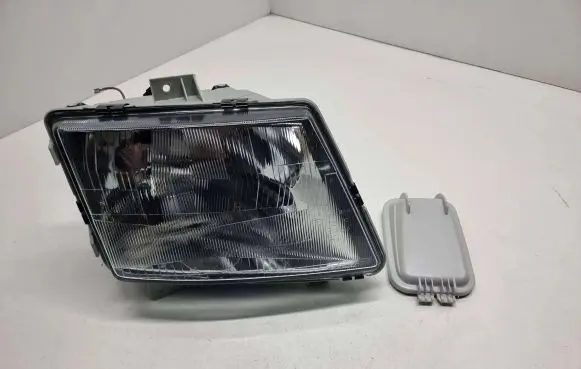 Mercedes-Benz Vito Viano W638 Headlight/headlamp A6388200161