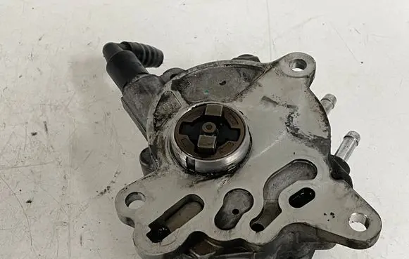 Volkswagen PASSAT B6 Vacuum pump 03G145209