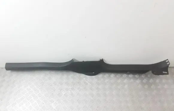 Volkswagen PASSAT B7 USA Front sill trim cover 561853372C