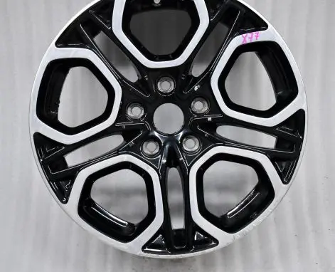 Suzuki SX4 S-Cross R17 alloy rim 