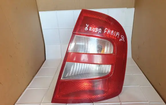 Skoda Fabia Mk1 (6Y) Rear/tail lights 6Y6945096