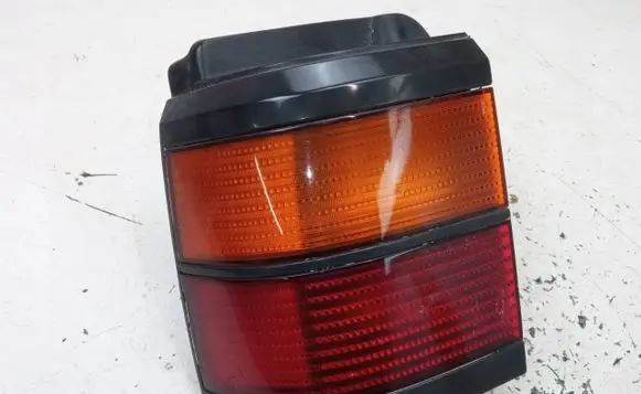 Volkswagen PASSAT B3 Rear/tail lights 333945111