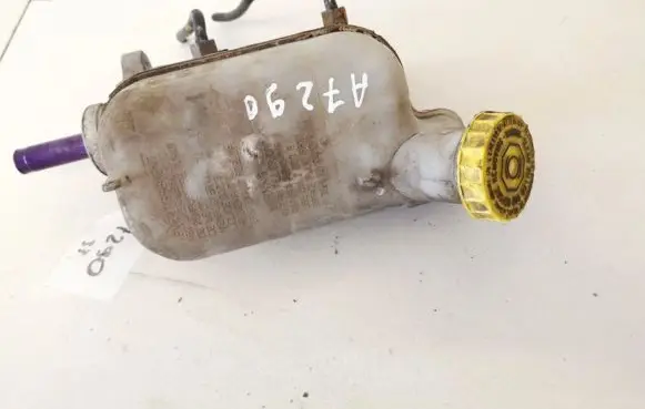 Brake fluid reservoir