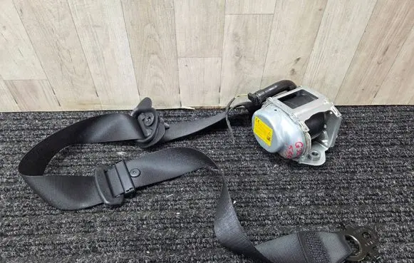 BMW 5 G30 G31 G38 Front seatbelt 7430068 S2743006804