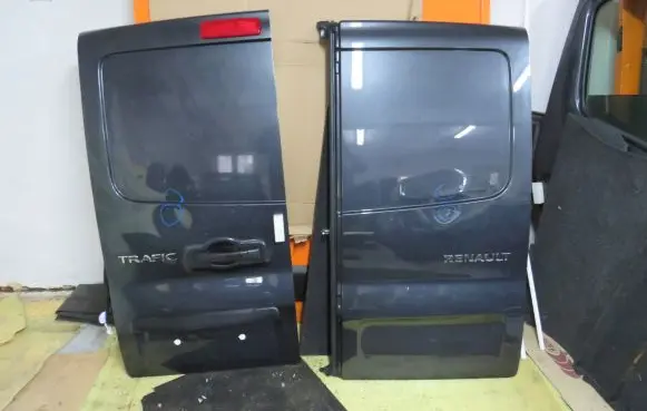 Renault Trafic III (X82) Back/rear loading door 