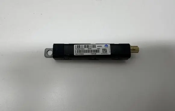 Dodge Charger Aerial antenna amplifier P05064783AA 05064783AA 40761