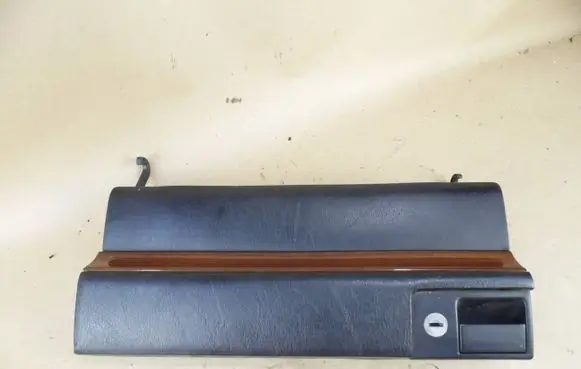 Mercedes-Benz E W124 Glove box central console 