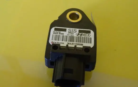 KIA Ceed Airbag deployment crash/impact sensor 95920-3K000 959203K000