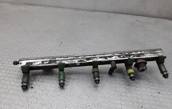 Volvo S60 Fuel injectors set 9202710 9470229